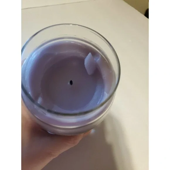 Salt City Rare 26 Oz Lavender Breeze Candle - Picture 4 of 4